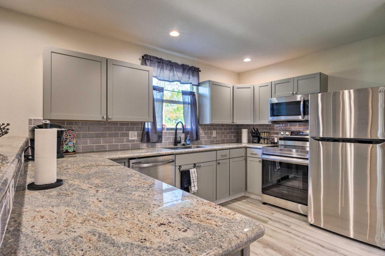 Spacious Gulfport Home With Yard 1 Mi To Beach Eksteriør bilde