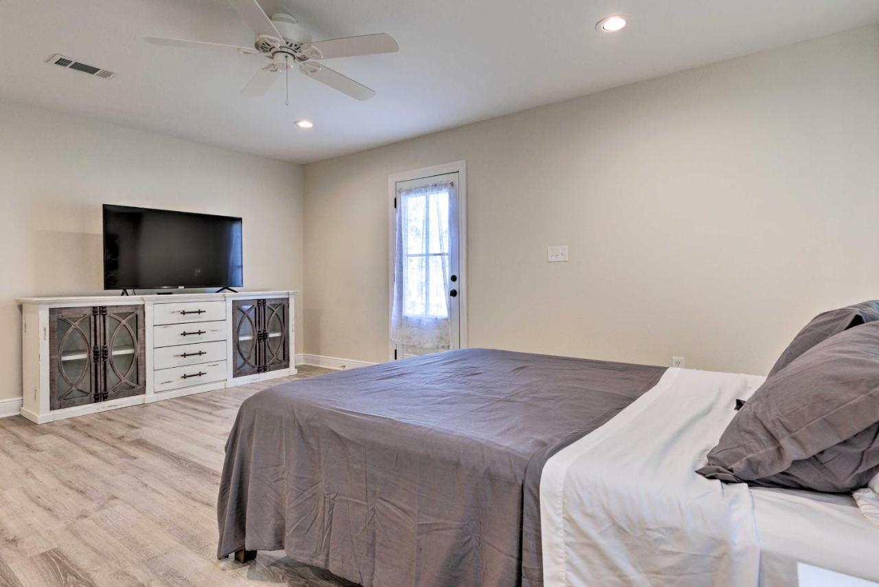 Spacious Gulfport Home With Yard 1 Mi To Beach Eksteriør bilde